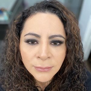 Meet your Posher, Yolanda